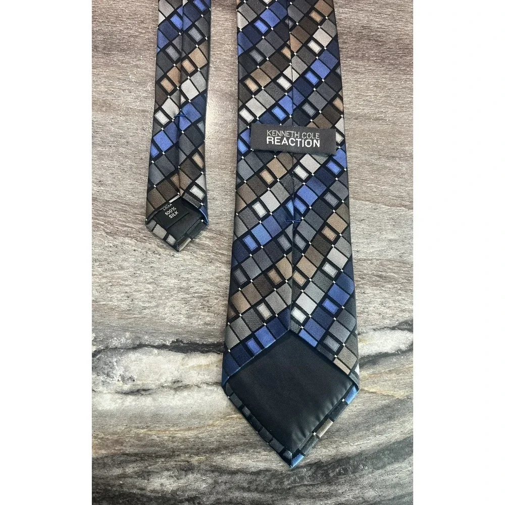 KENNETH COLE Necktie‎ 100% Silk Men's Beautiful Geometric Tie Fast Shipping!